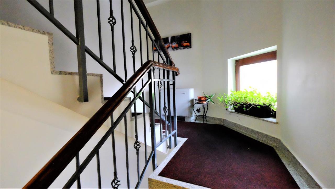 Cozy Attic Room V بوخارست المظهر الخارجي الصورة
