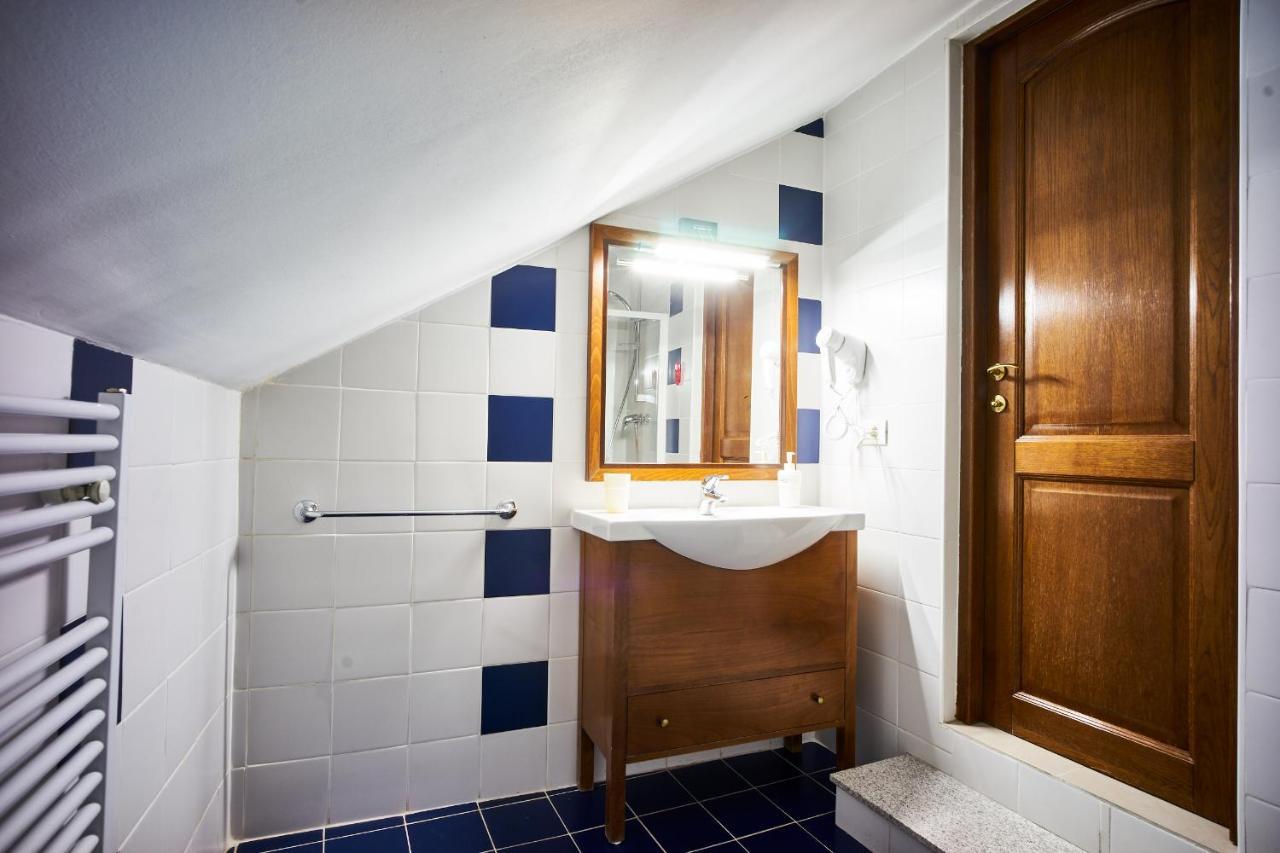 Cozy Attic Room V بوخارست المظهر الخارجي الصورة