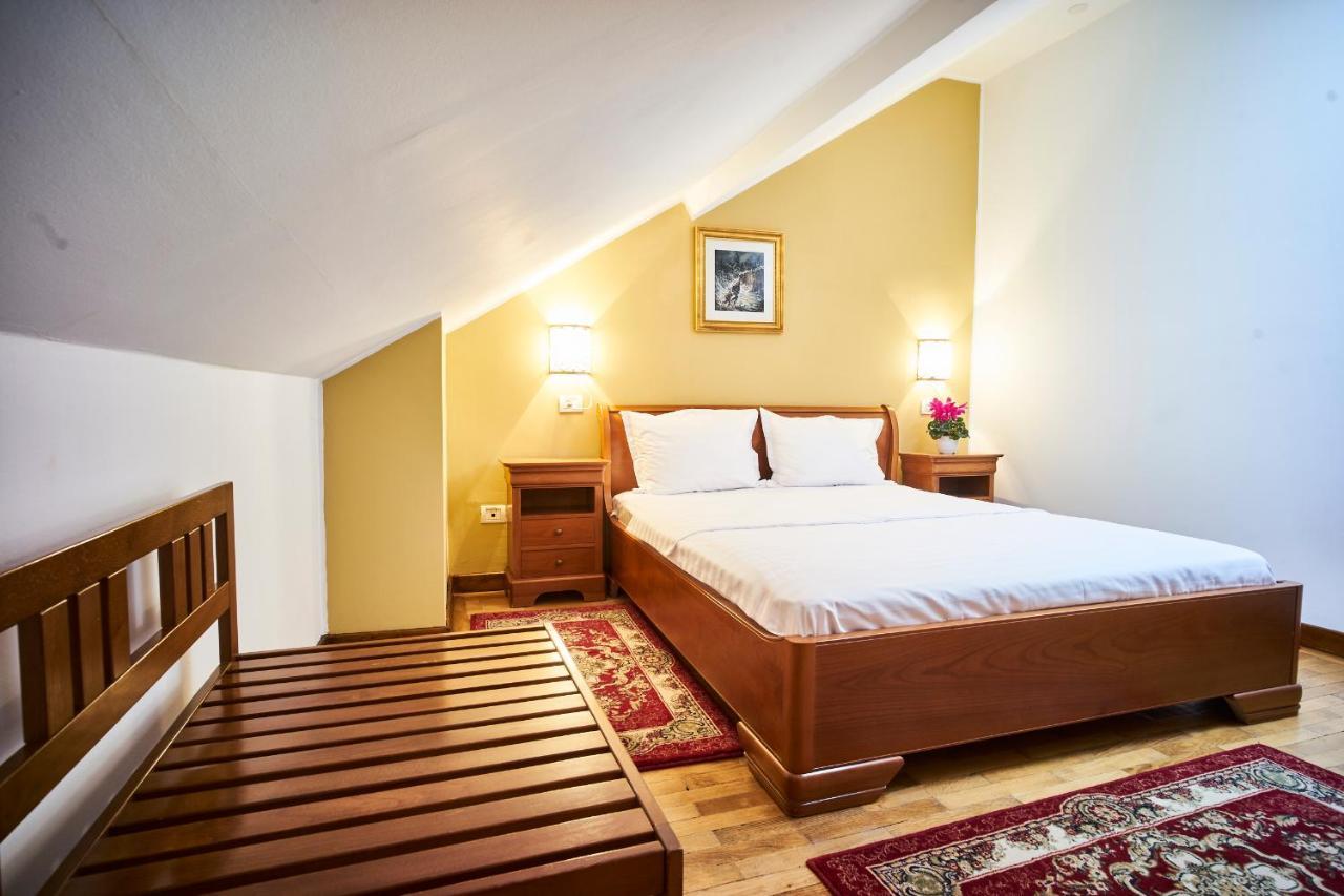 Cozy Attic Room V بوخارست المظهر الخارجي الصورة